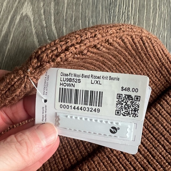 Lululemon Close-Fit Wool-Blend Ribbed Knit Beanie in HOWN Brown Size L/XL main image 6